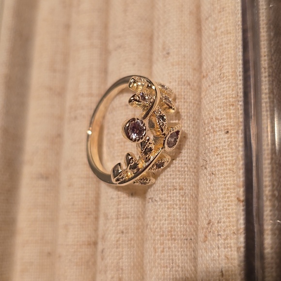 FASHION JEWELRY SILVERTONE & GOLDTONE FLORAL RING SIZE 7 - Picture 5 of 12